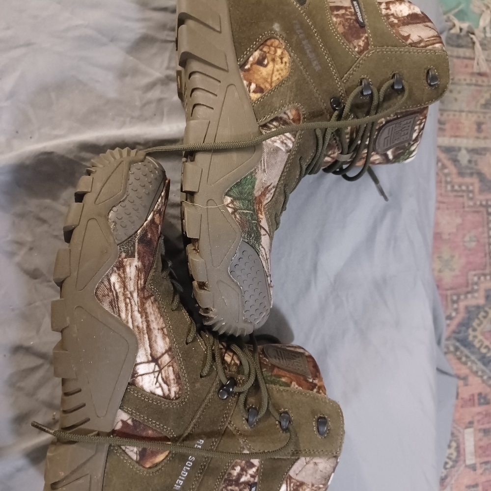 Free soldier camo boots.